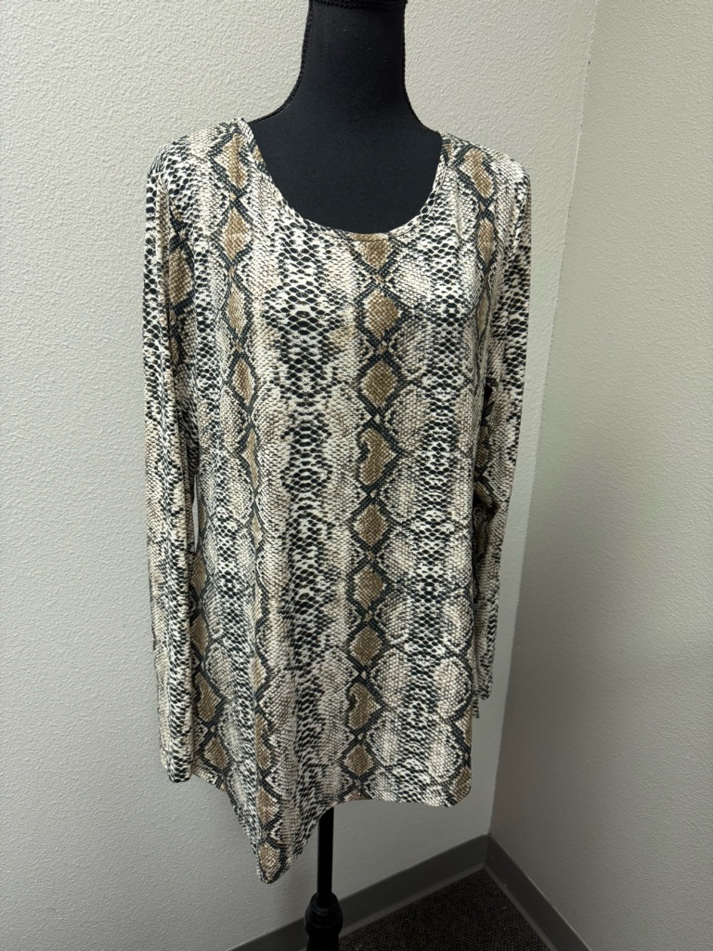 DUYOHC Snake Print Tunic Top XXL Long Sleeve Boho Stretch Blouse - Picture 2 of 9